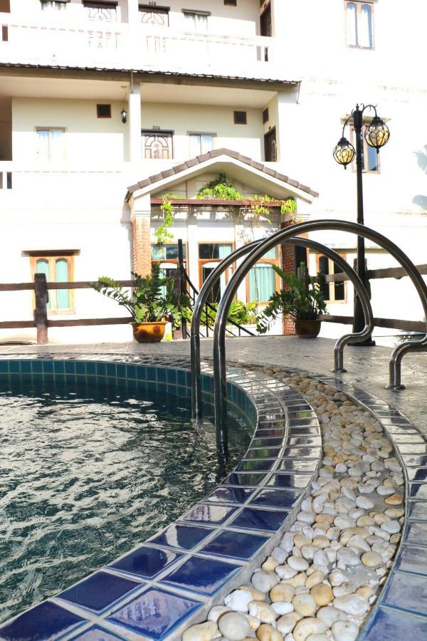 Mali Namphu Hotel Vientiane Exterior photo