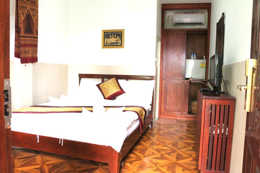 Mali Namphu Hotel Vientiane Exterior photo